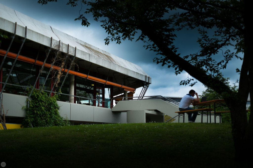 think-under-a-drowning-sky_02_online