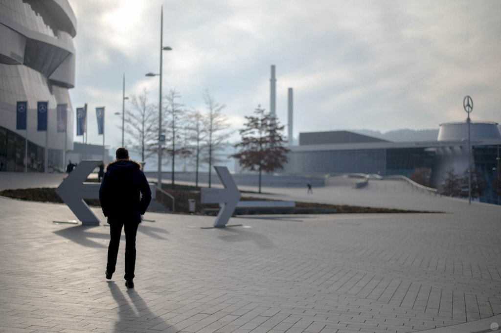 Kleiner Tipp: Wer gar nicht so recht weiß, was für einen Unterschied ein Vollformat-Sensor gegenüber APS-C macht, schaut sich bitte mal diesen Schnappschuss an. (50mm, ISO 100, f1,8, 1/4.000 Sekunde)