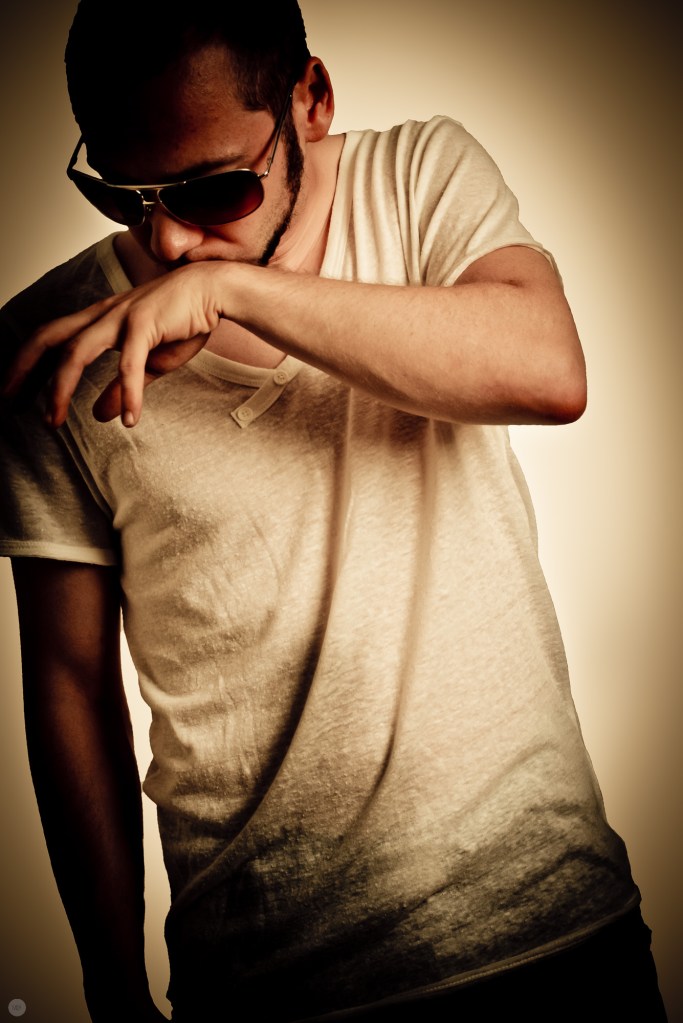 dayfaces_midday-sun_001_online