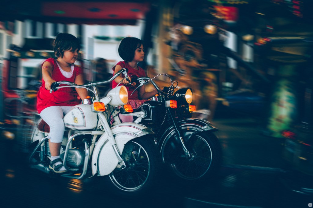 2014-online_0799_life-in-circles_003