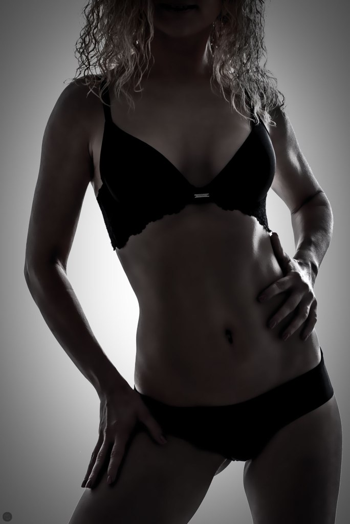 2014-online_0093_strong_003_online