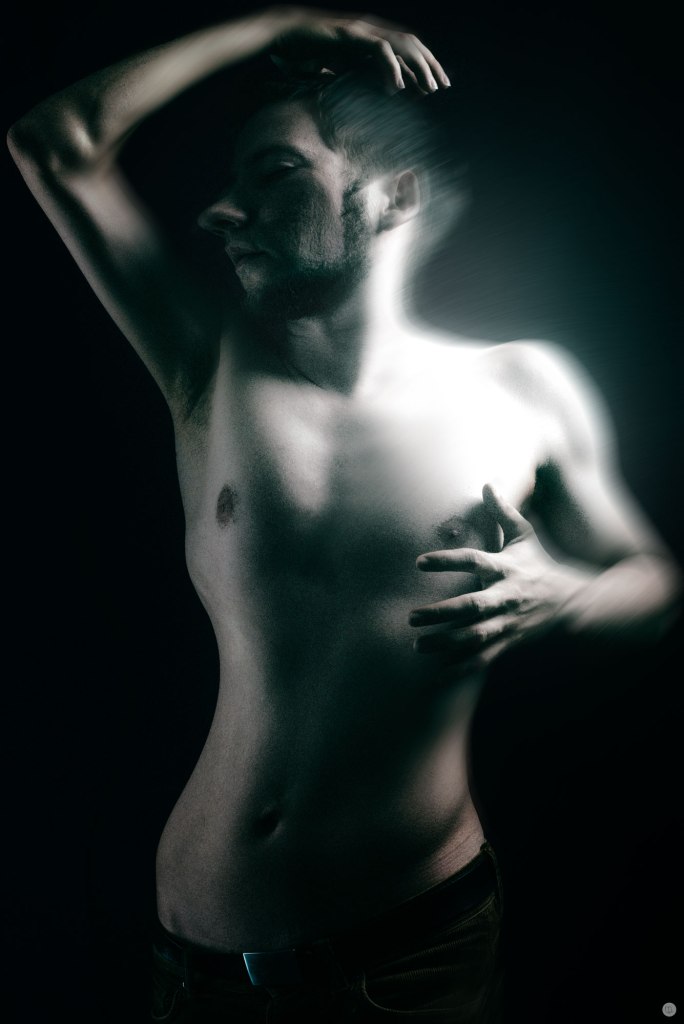 2015-online_0299_strangled_002