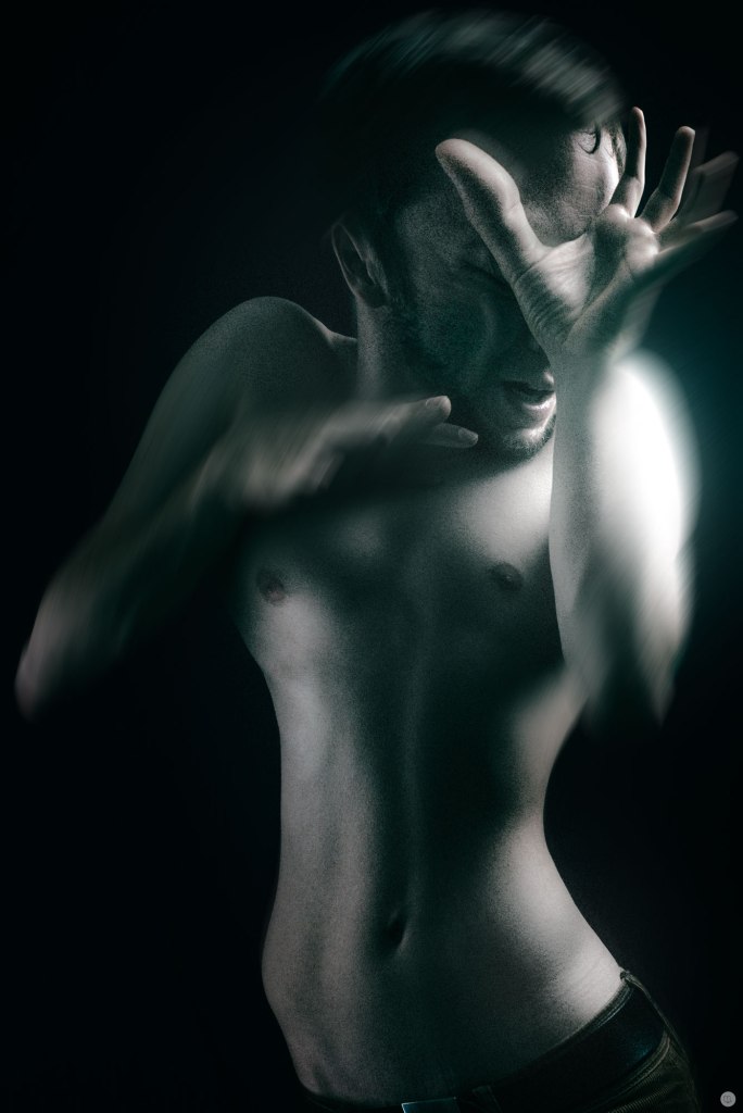 2015-online_0300_strangled_003