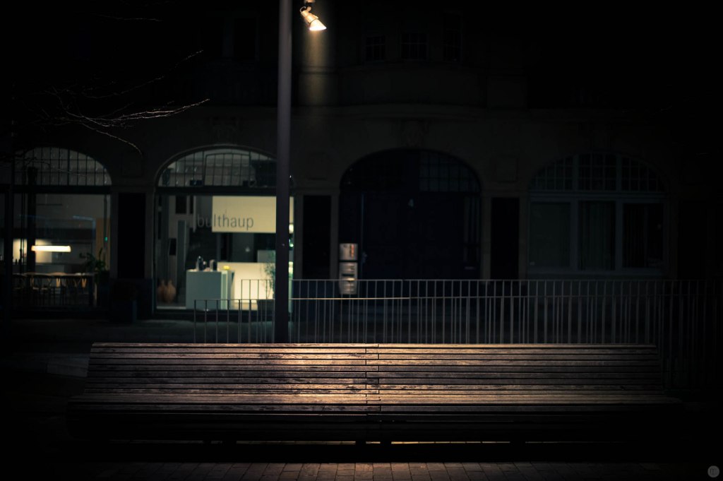 2014-online_0285_a-bank-we-trust_001_online