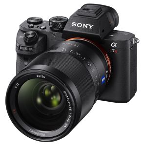 hands-on_sony-a7r2_slant