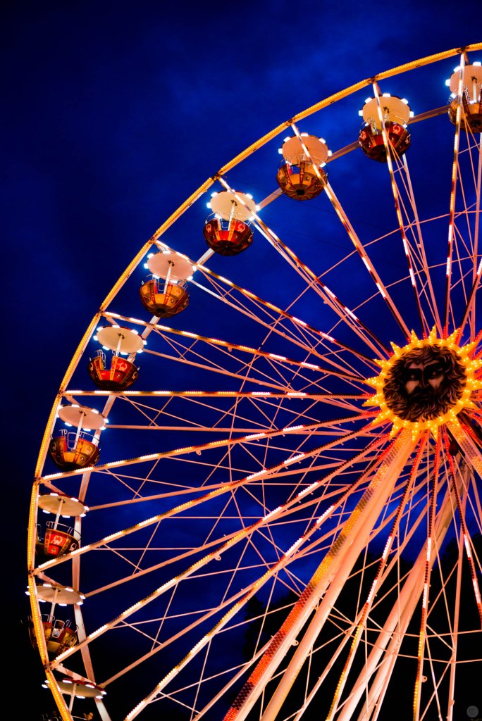 2014-online_0869_spinning-light_001