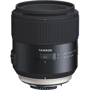 hands-on_tamron-sp45mm_aufrecht