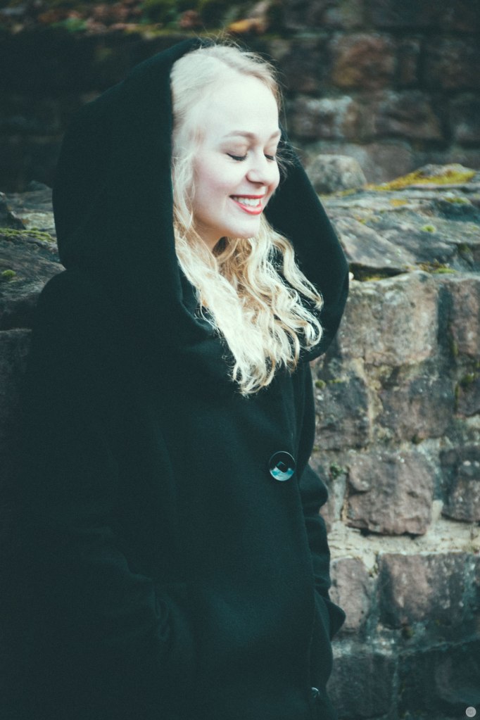 2014-online_1304_in-autumn-we-laugh-again