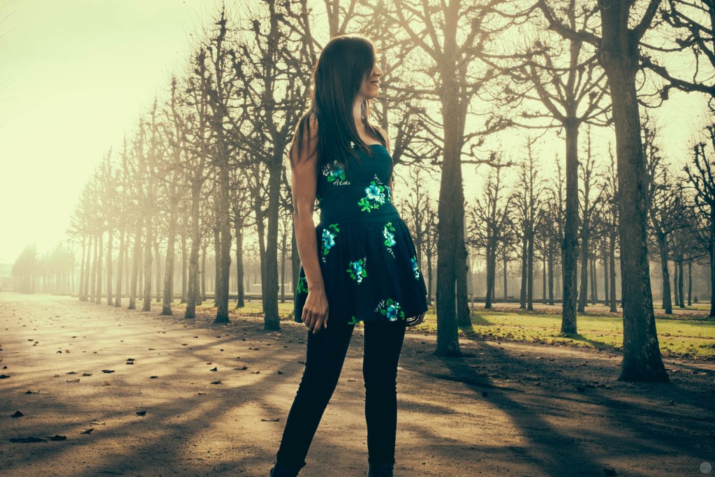 2014-online_1383_blue-spots-and-saffron-sky_002