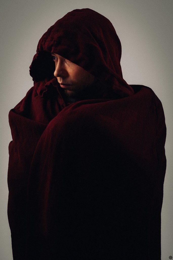 2015-online_0001_the-light-of-the-west