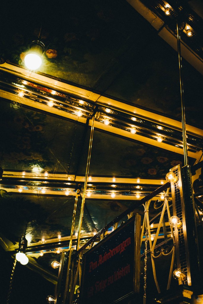 2014-online_0867_lighted-lines_001