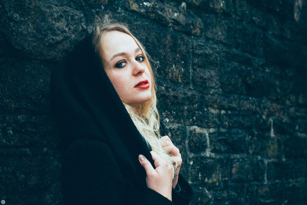 2014-online_1313_tempt-me