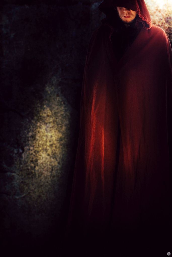 2015-online_0005_dead-mans-watch_001