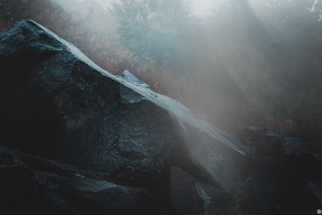 2015-online_0288_stone-compressed-sorrows_007