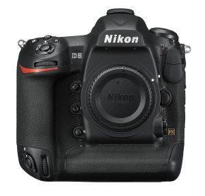 hands-on_nikon-d5_front