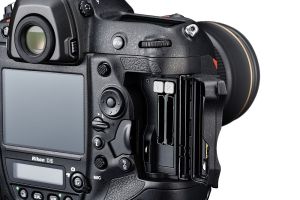 hands-on_nikon-d5_xqd