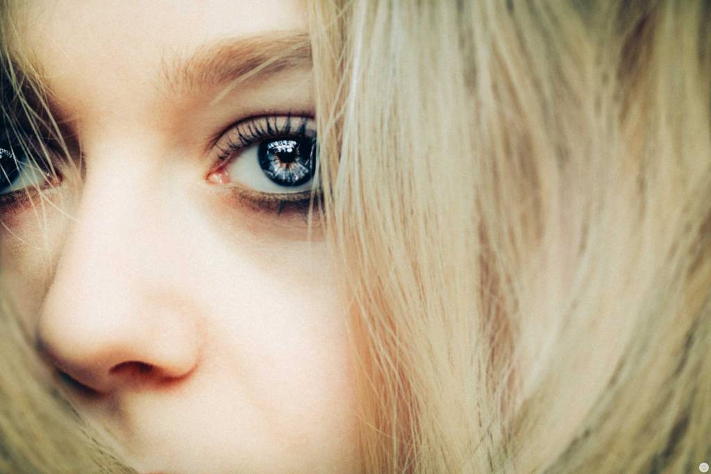 2014-online_1468_your-eyes-searching-me